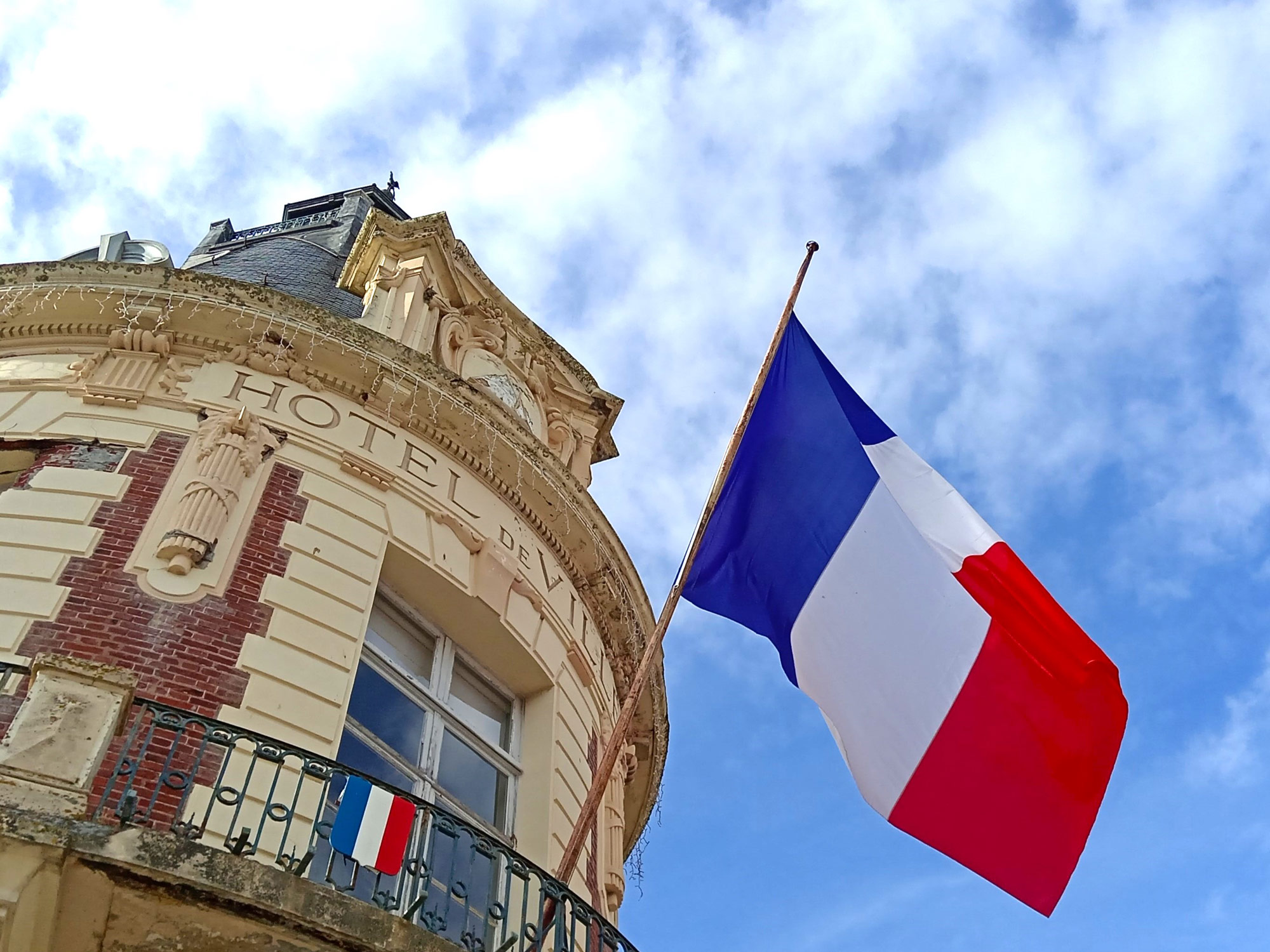 Fond mobile Création de sites internet pour les collectivités